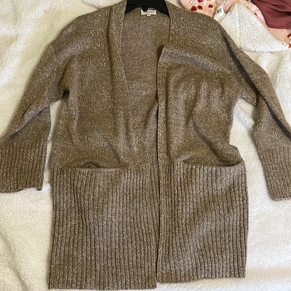 Brown cardigan 🤍